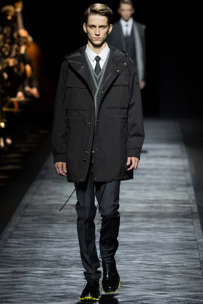 Look 38